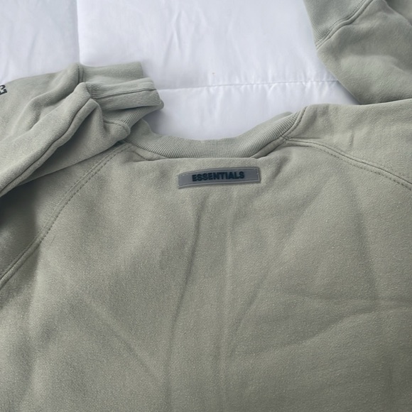 Essential fear of god crewmeck EUC - Picture 3 of 5